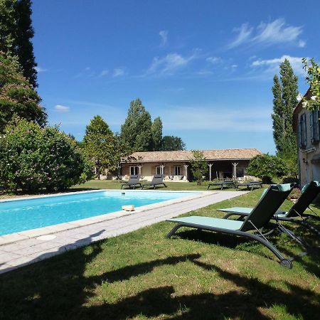 Au Petit Grain Bed & Breakfast Coutures  Exterior foto